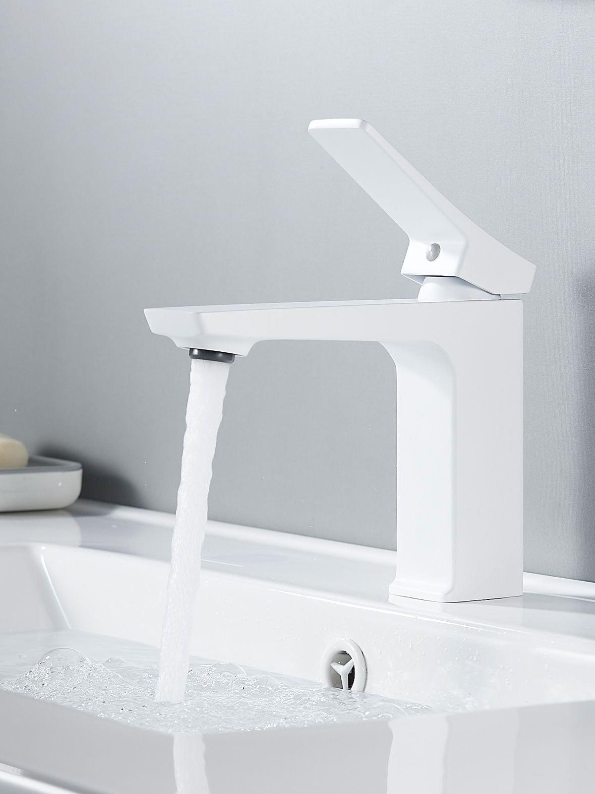 Смеситель для раковины Shevanik S4401C, белый